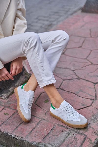 Madamra Weiß-grüne Sportschuhe mit Logo für Damen