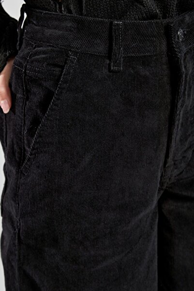 its basic Women's Black Color 26W41 Slim Corduroy Fabric Skater Fit Pants