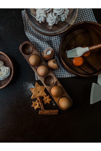 KaiHome 6 Compartment Acacia Egg Holder