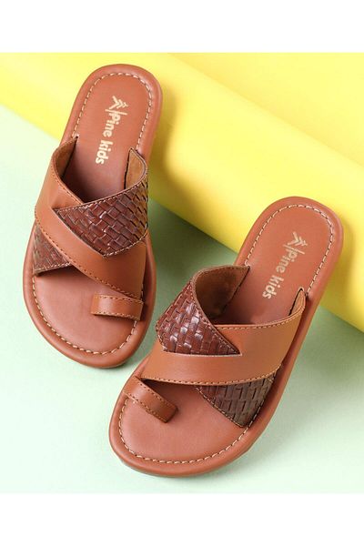 Pine kids حذاء عرقي سهل الارتداء - بني
