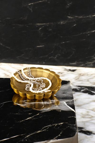 Evene Flower Model Jewelry Organizer - Organizer μακιγιάζ και καλλυντικών, διακοσμητικό πιάτο, χρώμα χρυσό αντίκα