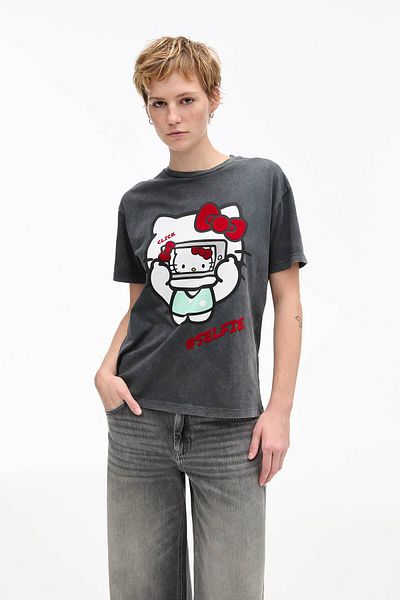 Pull & Bear Hello Kitty selfie T-shirt