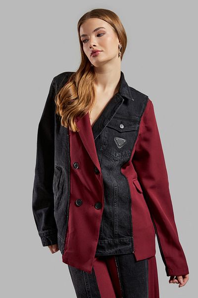 its basic Jachetă de damă din denim de culoare burgundă, amestecată cu un singur piept
