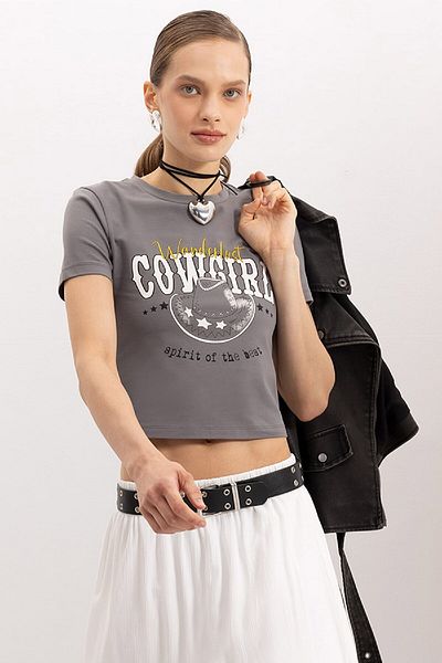 DeFacto Cool Fitted Body-Sitting Crew T-Shirt Tričko s krátkým rukávem Crop 3166468