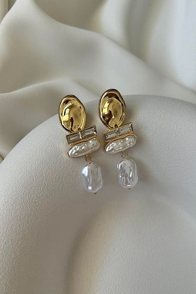 mos&more Stylish Women's Earrings with White Pearl Detail