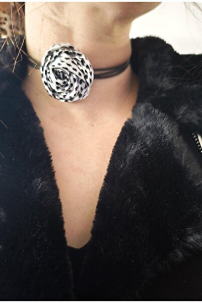 VOBEEYKU أسود أبيض ليوبارد نمط زهرة المختنق قلادة