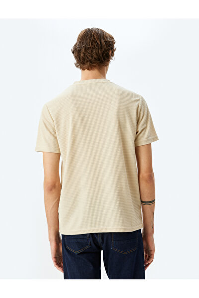 Koton Bisiklet Yaka Kısa Kollu Dokulu Slim Fit Tişört