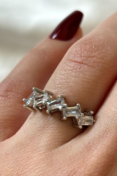 Leo'Stone Premium Series Cross Baguette Stone 5 Stone Design Adjustable Women's Ring