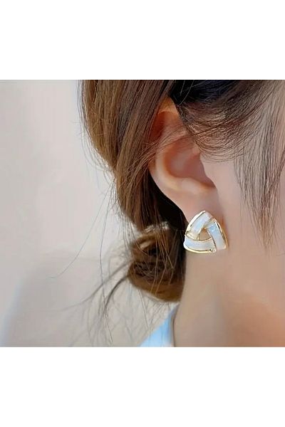 OzzTakı Triangle Detail Earrings