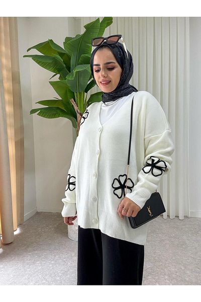 Aselim Hijap Moda Black and White Patterned Cardigan and Buttoned Knitwear Set