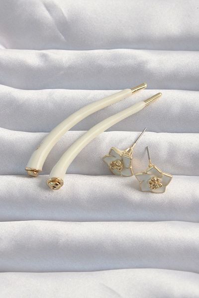 Clariss Brass Cream Color Botega Earrings