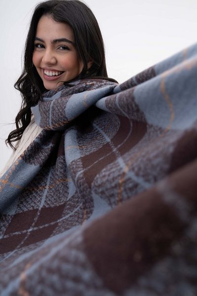FENZA SCARF ADELA STRIPED SQUARE MODEL LANA-AKRILIC MIXTĂ BĂRĂ CU MODEL
