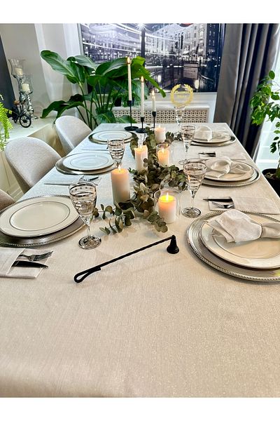 Decamor home Față de masă albă din dantelă franceză cu sclipici argintiu