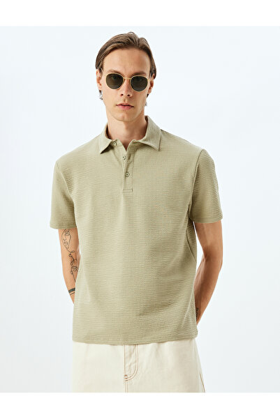 Koton Kurzärmliges, strukturiertes T-Shirt mit Polokragen aus Baumwolle mit normaler Passform