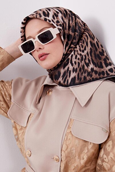 Levidor Μπεζ μεταξωτό μαντήλι με σχέδιο λεοπάρ