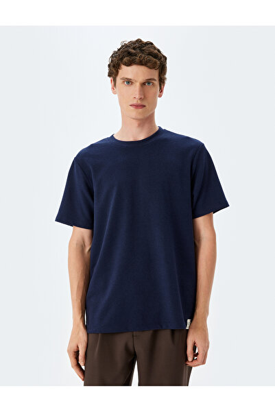 Koton Bisiklet Yaka Regular Fit Kısa Kollu Tok Kumaş Etiket Detaylı Basic Tişört