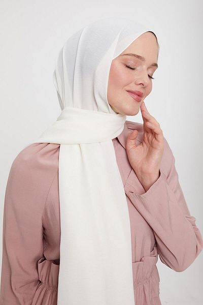 Levidor Off-White Plain Aerobin Shawl