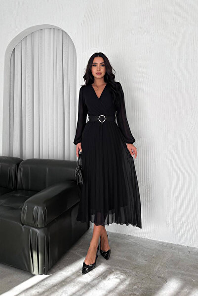 Neşeli Butik kadın siyah piliseli kemerli şifon elbise NBK3028