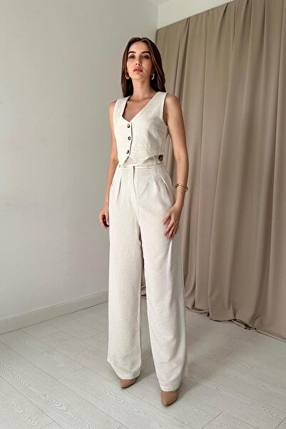 Elbee Fashion Woman Set vestă și pantaloni cu nasturi în față - bej