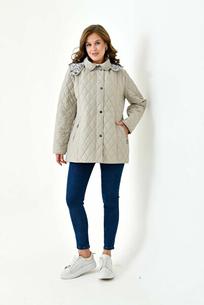 Butik Μεγάλο μέγεθος με κουκούλα και καπιτονέ παλτό με φερμουάρ