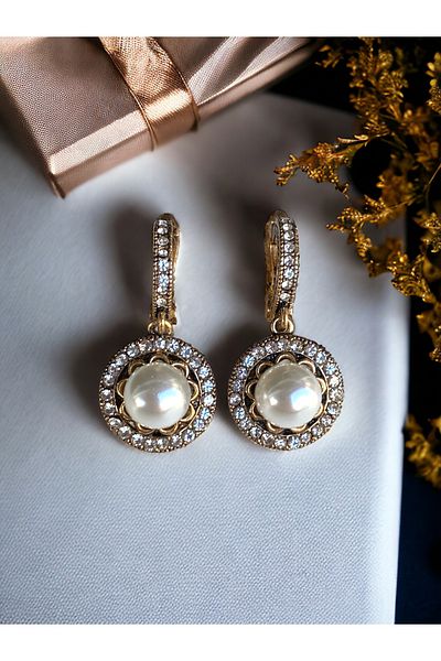 FAYRA ACCESSORIES أقراط اللؤلؤ المستديرة - تفاصيل حجر الكريستال