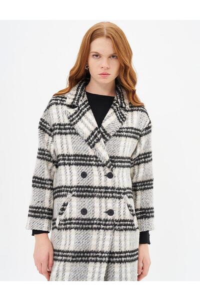 Kayra Black Plaid Coat - Buttoned Design