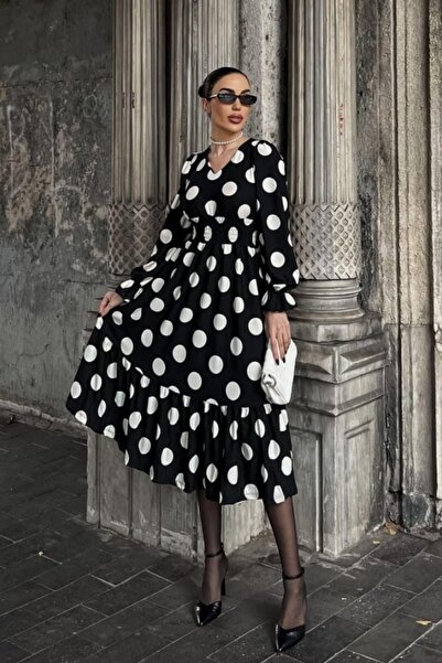 Mossta Μαύρο φόρεμα με λαιμόκοψη σε σχήμα V με μακρύ κρεπ πουά