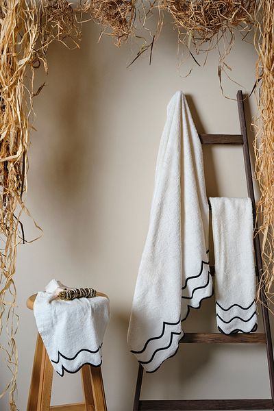 Nazik Home Helena Hand Towel (90 X 150 Cm)