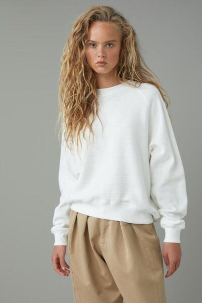 Butik Kadın Bisiklet Yaka Içi Pamuklu Oversize Fit Basic Beyaz Sweatshirt