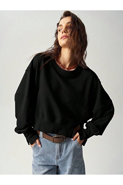 Know Women's 3 Thread Black Side Slit Detail Short Sweat