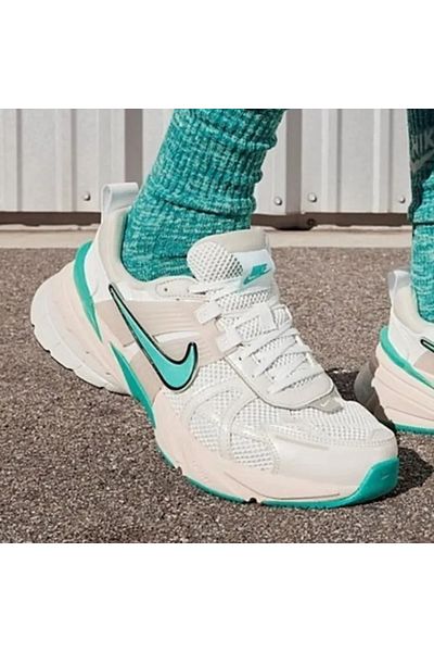 Nike Γυναικεία αθλητικά παπούτσια V2K Run FD0736-105 (Συνιστάται να αγοράσετε μια στενή εφαρμογή 1 μέγεθος μεγαλύτερο)