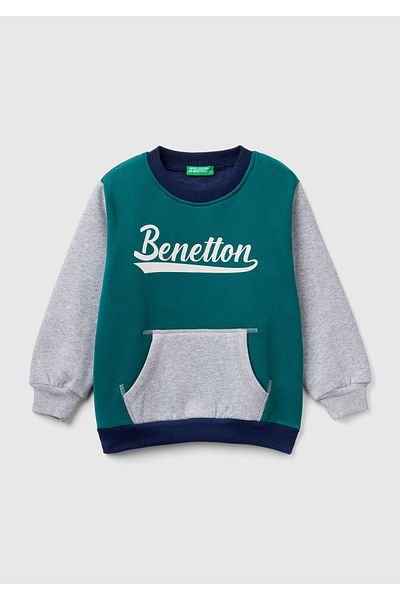 United Colors of Benetton Момчешки суитшърт с ребрист деколте и щампа в борово зелено и микс отпред
