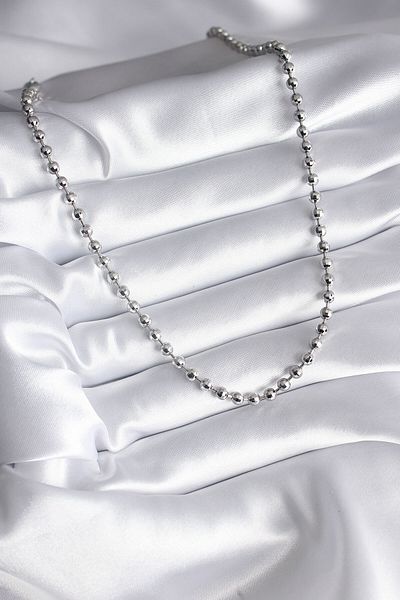 Skygo Brass Silver Color Heel Detail Women's Necklace - TJ-BKO8238