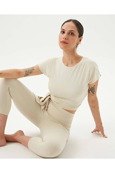 Ayma Active Krema EcoVero™Viskoz Sırt Dekolteli Drape Detaylı Crop Kısa Kollu Bluz