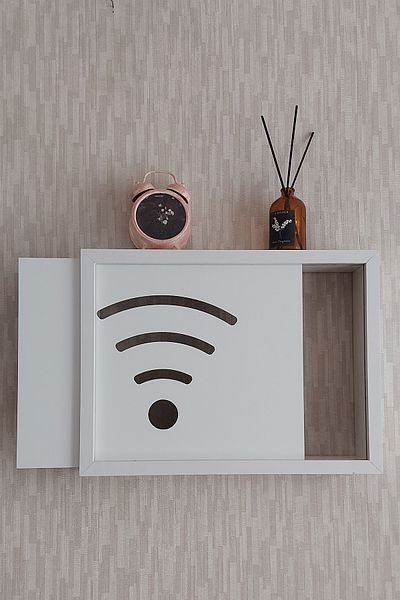 HKM Ticaret Κουτί αποθήκευσης ασφάλειας και μόντεμ-Wifi με έμβλημα Wifi 30x40x10cm