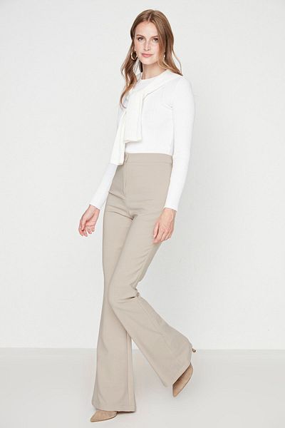 Trendyol Collection Nerzfarbene, ausgestellte, gewebte Hose mit spanischem Bein TOFAW19BB0581
