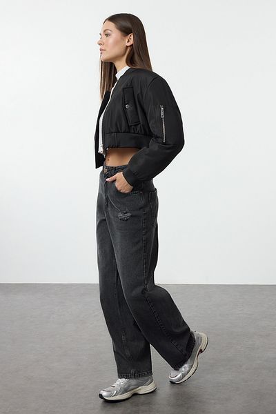 Trendyol Collection Anthrazitfarbene Jeans mit niedriger Taille und weitem Bein TWOSS24JE00147