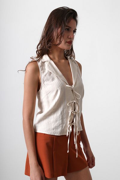 Trendyol Collection Λεπτομέρεια με δέσιμο πριν από το πέτο του μπουφάν Beige Ceke Regular Top Shantilli Blus