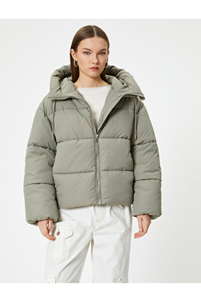 Koton Къса надуваема яке с качулка, цип и джобове, удобна кройка