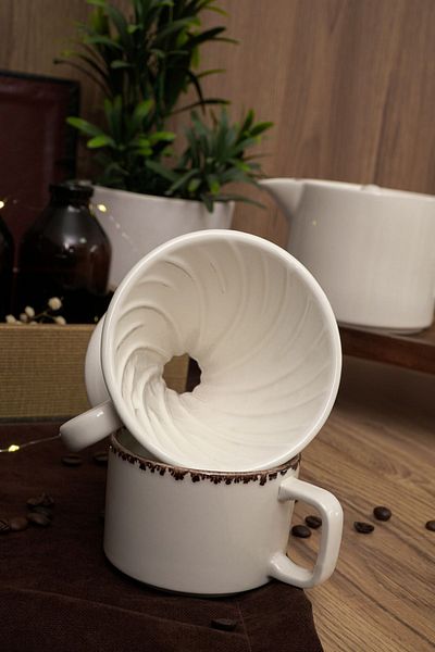 Farika Porselen V60 Model Porcelain Off-White Coffee Filter
