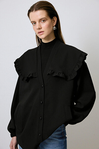 Touché Privé Wide Collar Crepe Cardigan