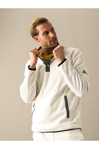 Xint Erkek Kbeyaz Dik Yaka Regular Fit Cepli Polar Sweatshirt