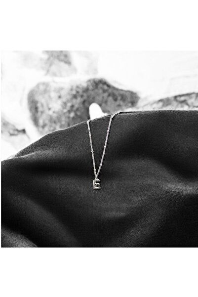 SOSYETEZGAHI Kadin Balon Model Tasli Paslanmaz Ozel Ktusunda E Harfli Farkli Zincir Kolye