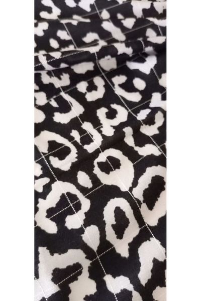 İskeçe Exclusive Leopard Print Black and White Scarf in Custom Box