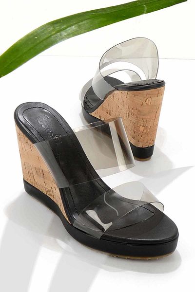 Bambi Women's Black Slippers K04688056109