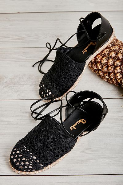 Bambi Schwarze Espadrilles für Damen K01534120013