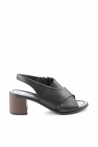 Bambi Black Leather Women's Classic Heeled Shoes K05586452803