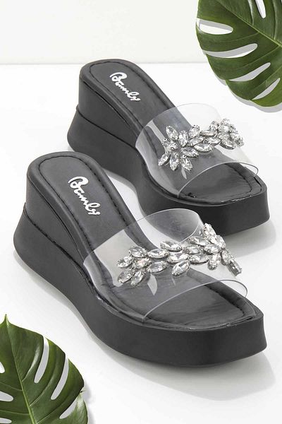 Bambi Schwarze Hausschuhe für Damen K04823301409