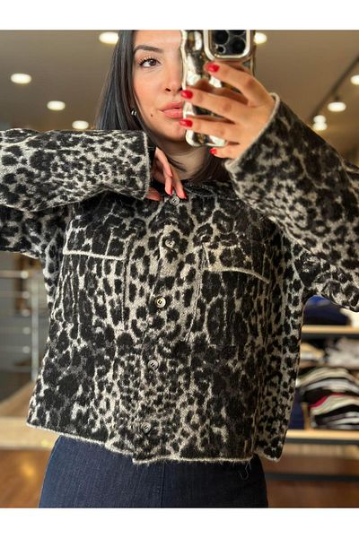 Qutu Butik 60296 Polo Collar Buckette Pocket Leopard Trick Cardigan