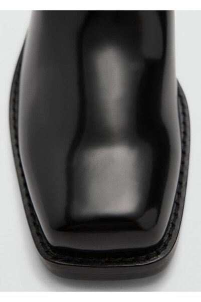 MANGO Woman Metalik detaylı kare burunlu bot